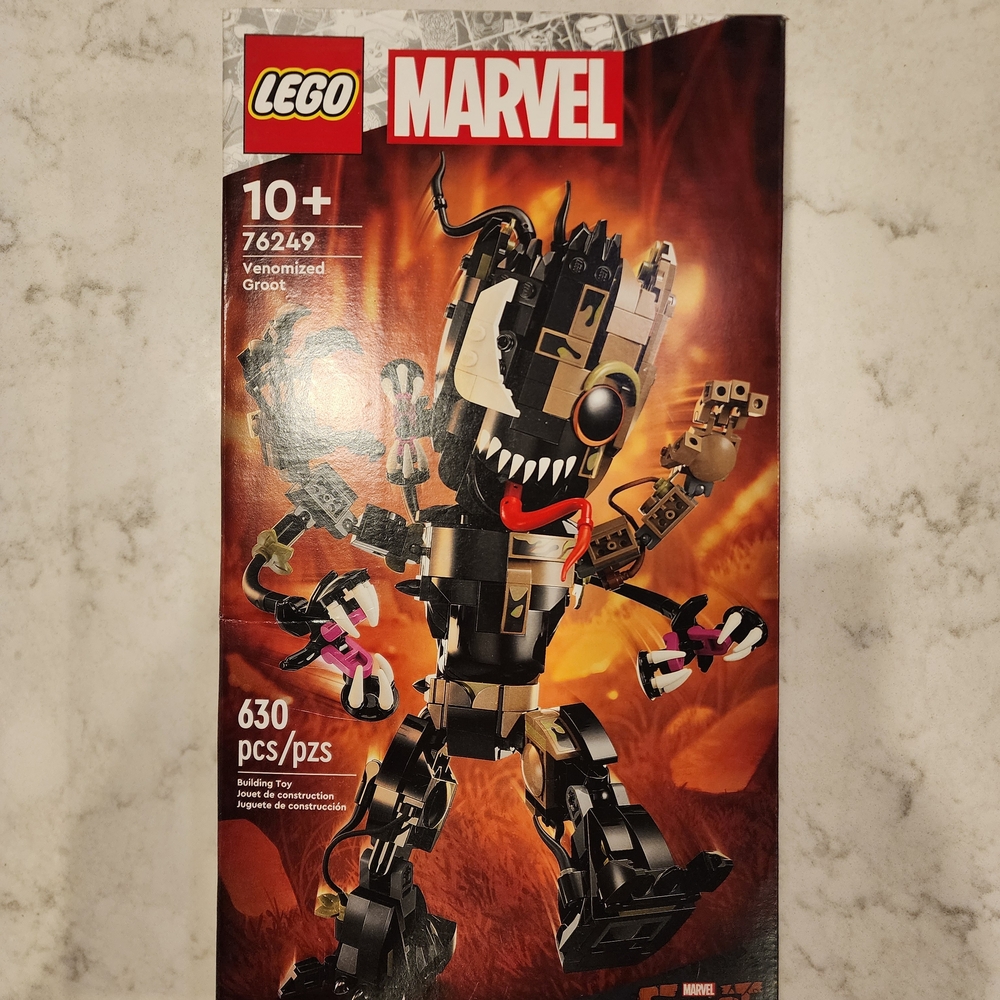 LEGO Marvel Venomized Groot Set - Black and Tan